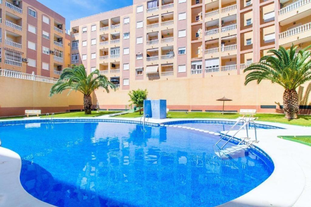 Apartamento Con Piscina, Parque Las Naciones, 또레비에하 외부 사진